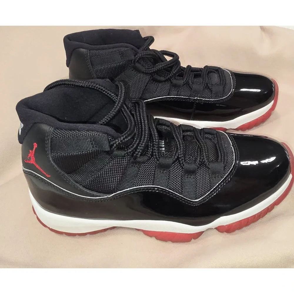Nike Air Jordan 11 Retro Bred – Size 5.5Y / EUR 38.5 – Black Red